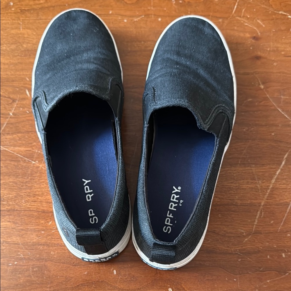 SPERRY women’s twin gore Crest. sneaker.
